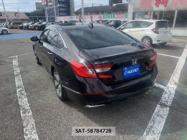 Honda ACCORD HYBRID 2021-07 7057071-6