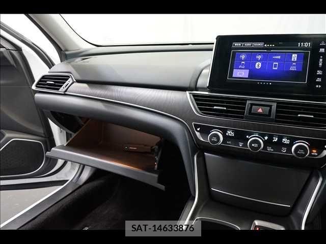 Honda ACCORD HYBRID 2020-05 8127395-12