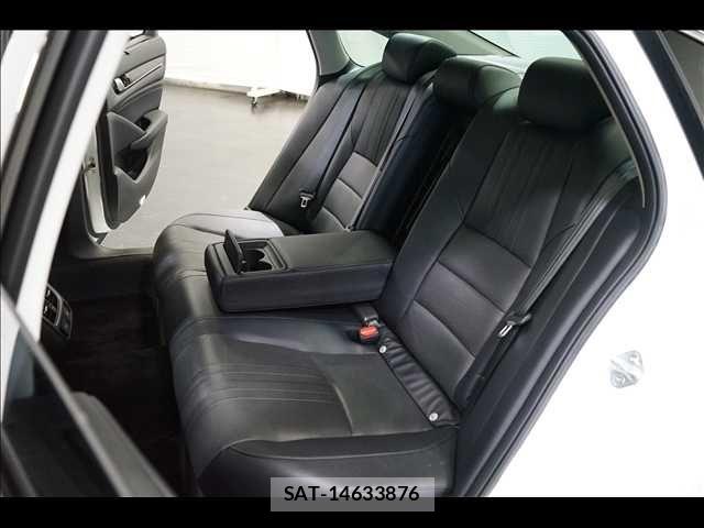 Honda ACCORD HYBRID 2020-05 8127395-17