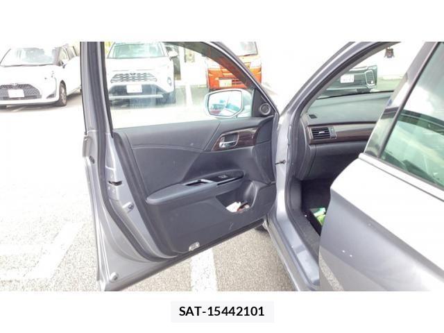 Honda ACCORD HYBRID 2016-12 8157568-13
