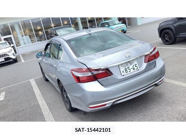 Honda ACCORD HYBRID 2016-12 8157568-2