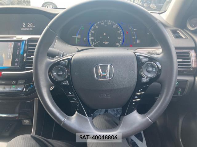 Honda ACCORD HYBRID 2016-06 8244368-26