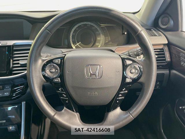 Honda ACCORD HYBRID 2017-11 8364466-10