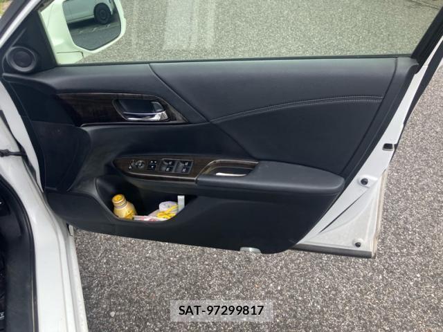 Honda ACCORD HYBRID 2013-07 8456710-11