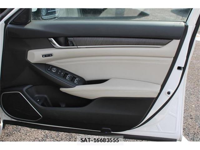 Honda ACCORD HYBRID 2020-05 8560733-29