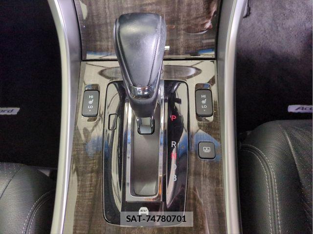 Honda ACCORD HYBRID 2013-08 8625582-11