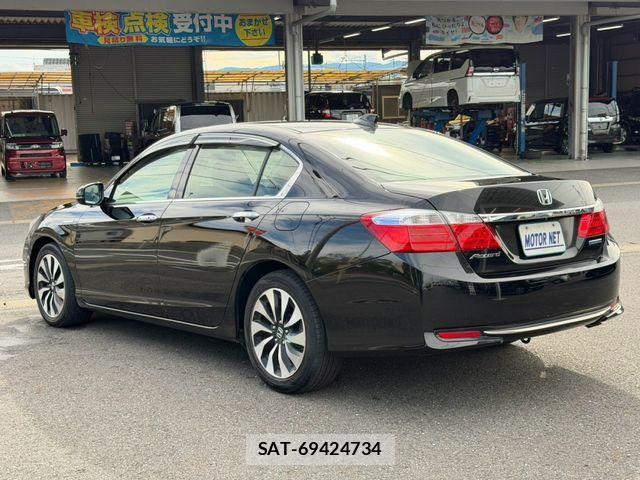 Honda ACCORD HYBRID 2016-03 8657251-18