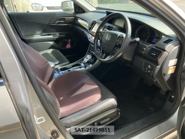 Honda ACCORD HYBRID 2017-04 8847892-8