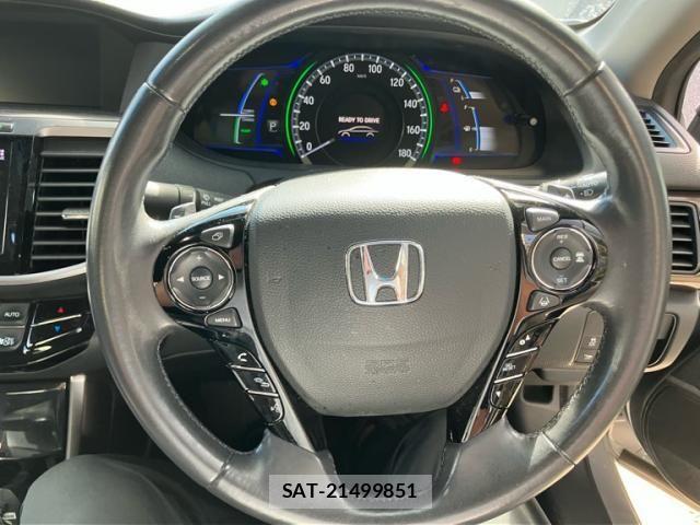 Honda ACCORD HYBRID 2017-04 8847892-10