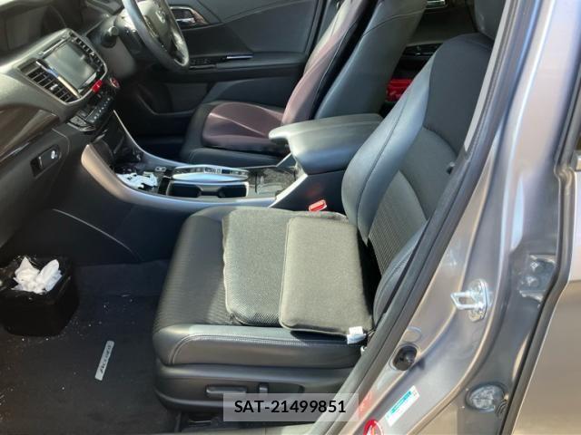 Honda ACCORD HYBRID 2017-04 8847892-5
