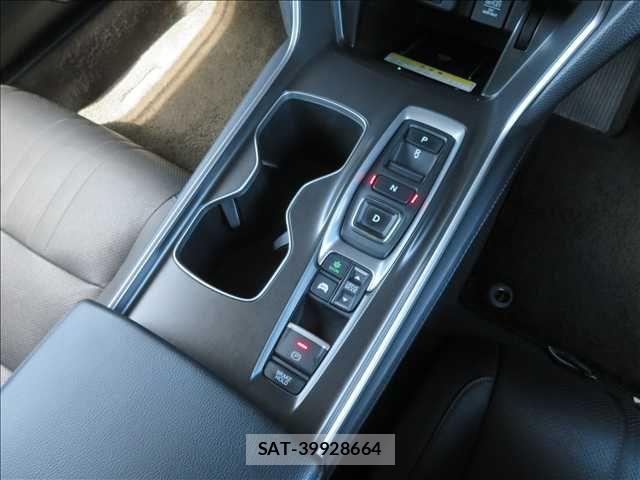 Honda ACCORD HYBRID 2021-06 8878458-11