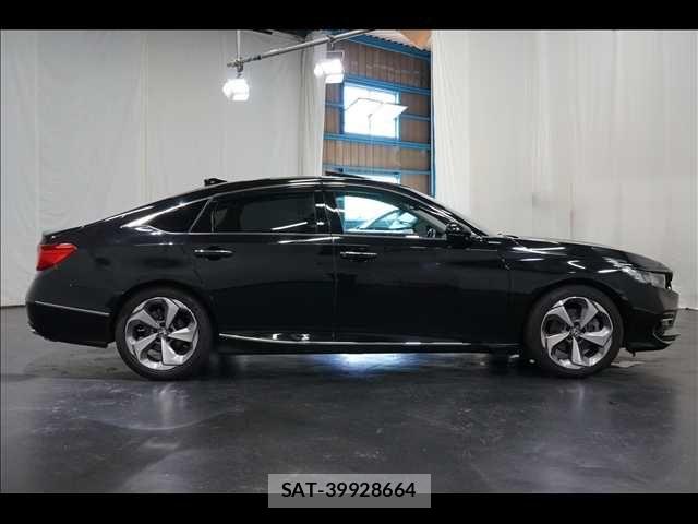 Honda ACCORD HYBRID 2021-06 8878458-15