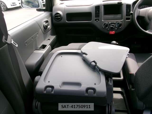 Nissan AD VAN 2025-09 6674782-10