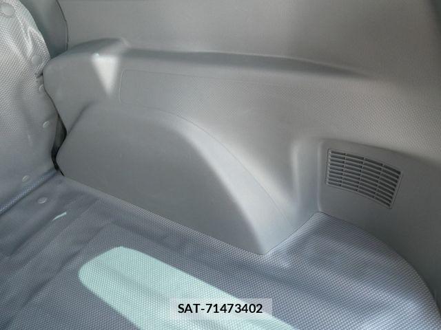 Nissan AD VAN 2022-01 7249601-7