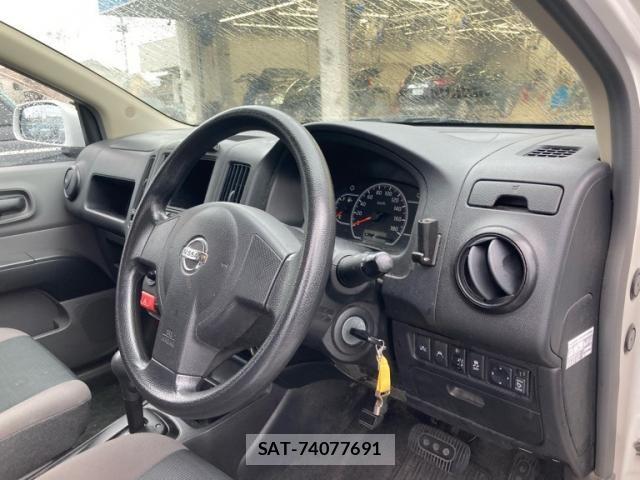 Nissan AD VAN 2017-06 7249597-13