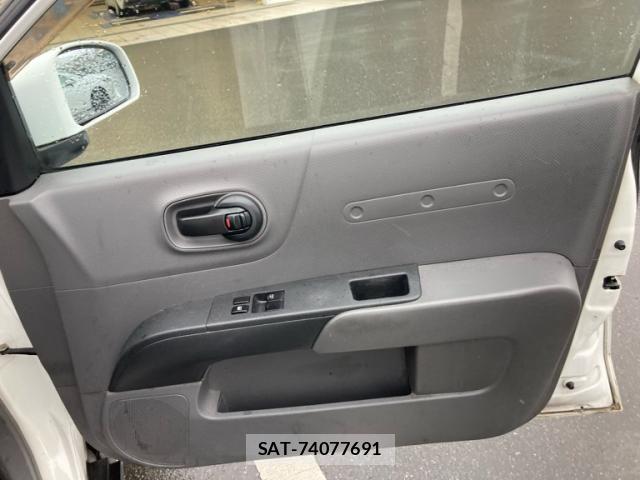 Nissan AD VAN 2017-06 7249597-16