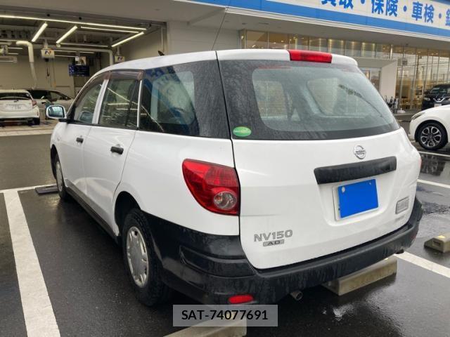 Nissan AD VAN 2017-06 7249597-4