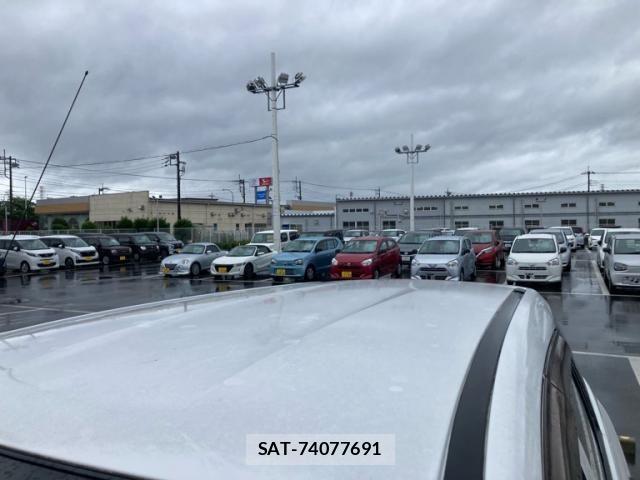Nissan AD VAN 2017-06 7249597-5