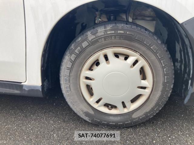 Nissan AD VAN 2017-06 7249597-6