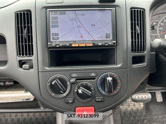 Nissan AD VAN 2015-06 7452572-10