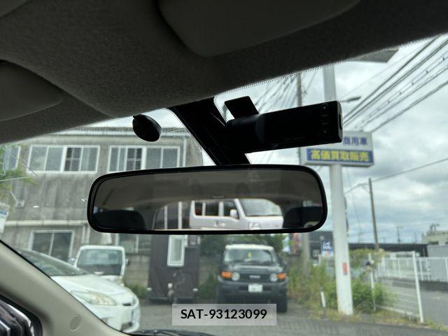 Nissan AD VAN 2015-06 7452572-13