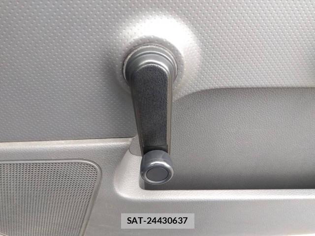 Nissan AD VAN 2012-05 7386619-6