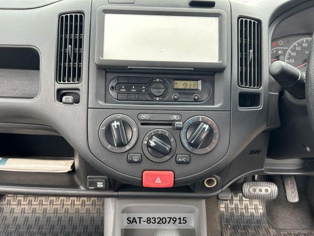 Nissan AD VAN 2015-11 7452571-11