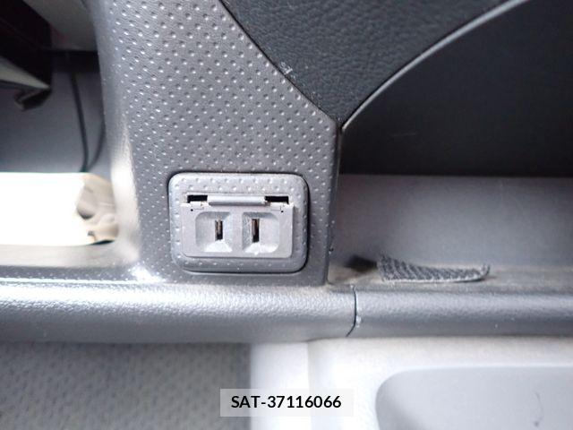 Nissan AD VAN 2016-05 7614647-16