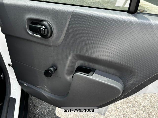 Nissan AD VAN 2023-07 8072652-26