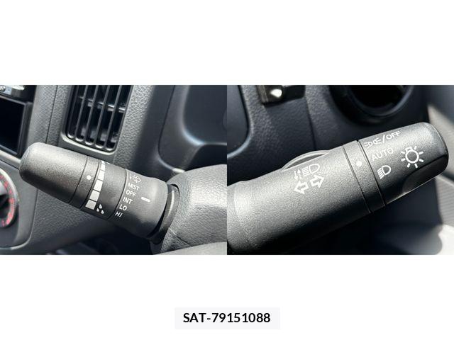 Nissan AD VAN 2023-07 8072652-7