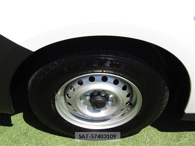Nissan AD VAN 2025-05 8097711-8