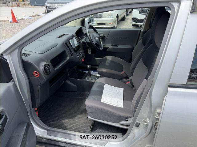 Nissan AD VAN 2022-04 8157733-18