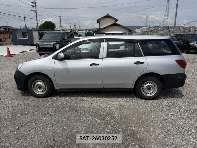Nissan AD VAN 2022-04 8157733-4