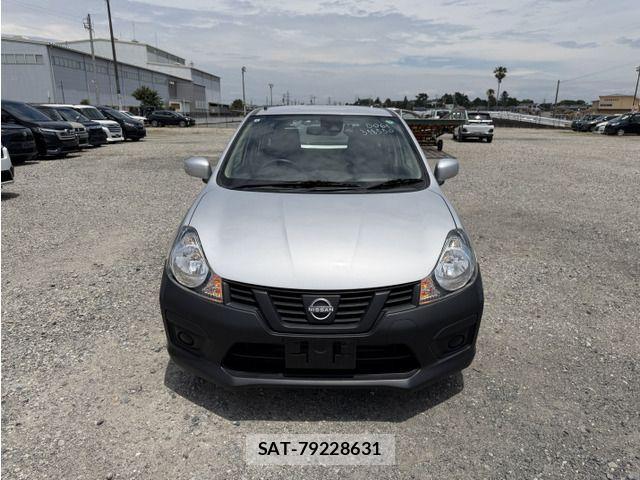 Nissan AD VAN 2022-04 8206039-9