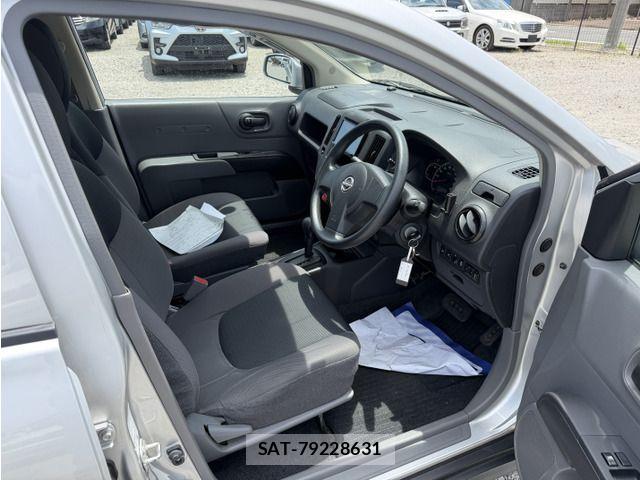 Nissan AD VAN 2022-04 8206039-10