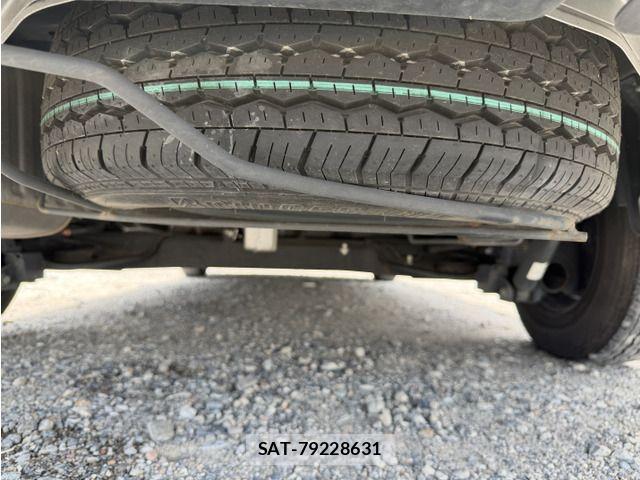 Nissan AD VAN 2022-04 8206039-15