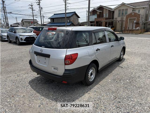 Nissan AD VAN 2022-04 8206039-1