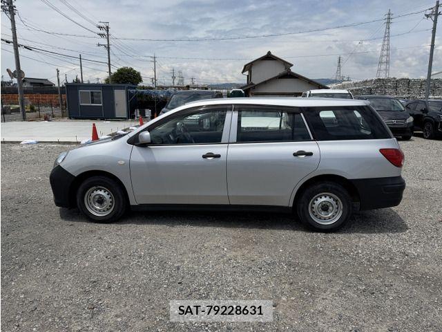 Nissan AD VAN 2022-04 8206039-6
