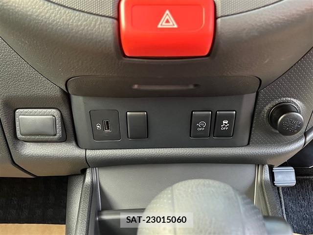 Nissan AD VAN 2025-05 8206034-9