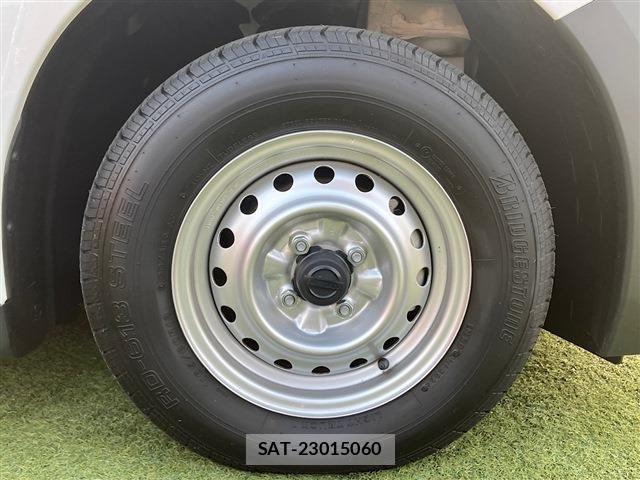 Nissan AD VAN 2025-05 8206034-13