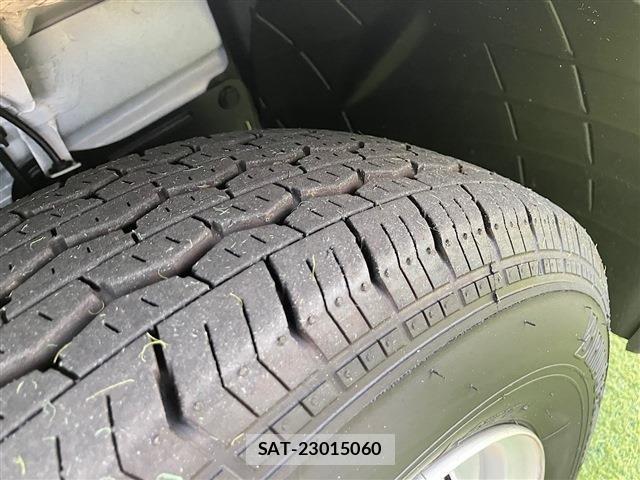 Nissan AD VAN 2025-05 8206034-14