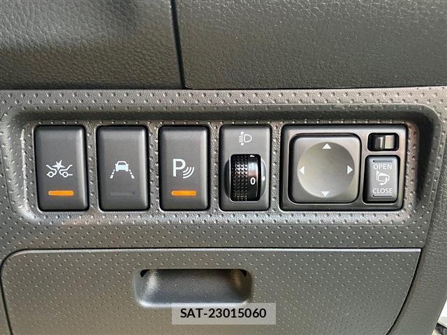 Nissan AD VAN 2025-05 8206034-3