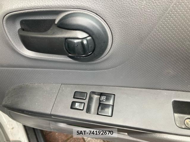 Nissan AD VAN 2019-07 8364473-11