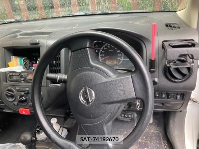 Nissan AD VAN 2019-07 8364473-12