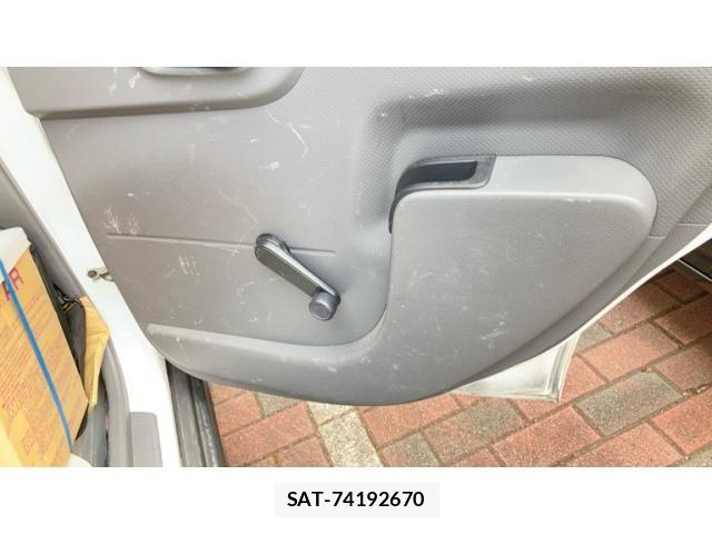 Nissan AD VAN 2019-07 8364473-20