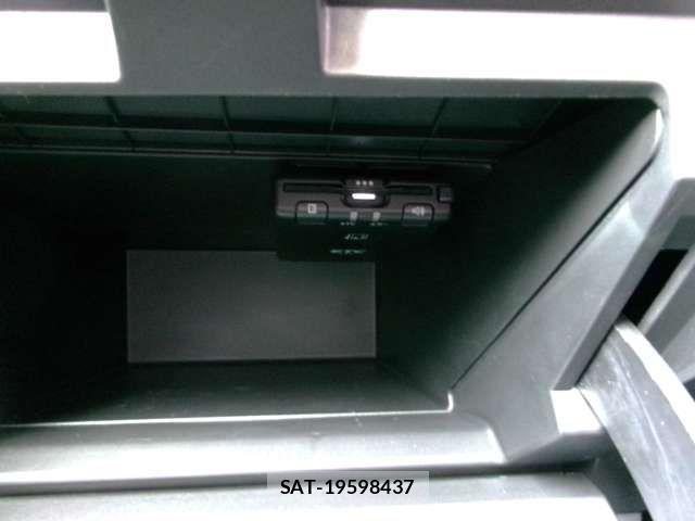 Nissan AD VAN 2024-10 8657360-11