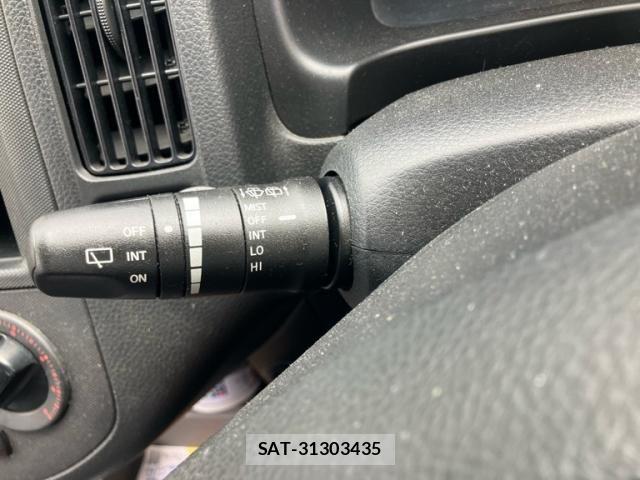 Nissan AD VAN 2016-05 8657368-13