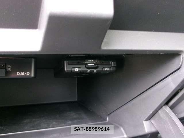 Nissan AD VAN 2024-10 8657349-14