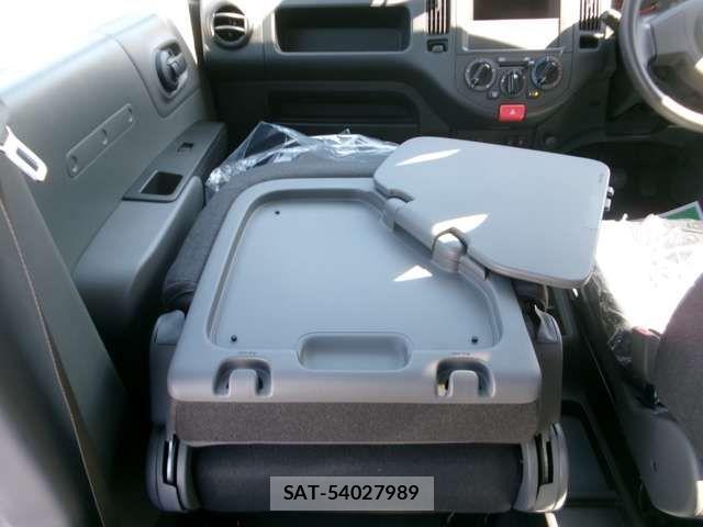 Nissan AD VAN 2024-10 8657347-15