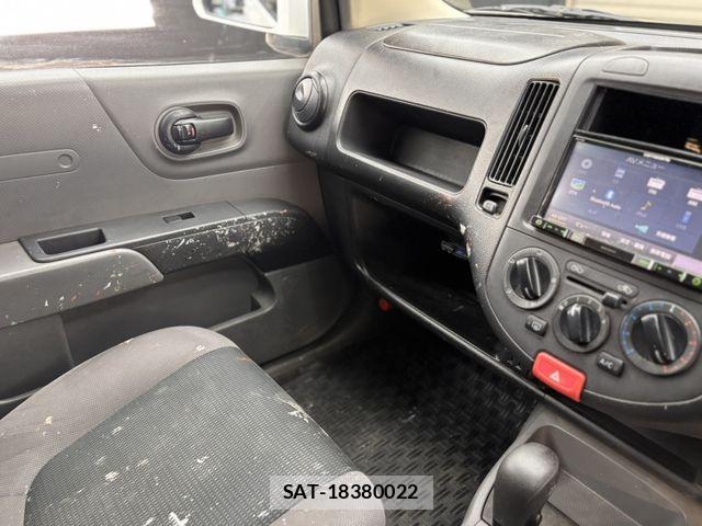 Nissan AD VAN 2014-02 8870264-23